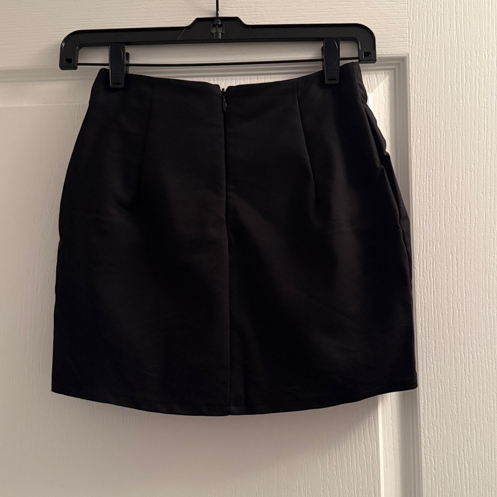 by the way. Black grommet detail skirt - Picture 5 of 5